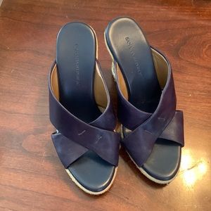 Navy Banana Republic leather upper Wedges size 5.5